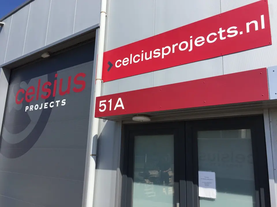 Celsius Projects, gevelreclame