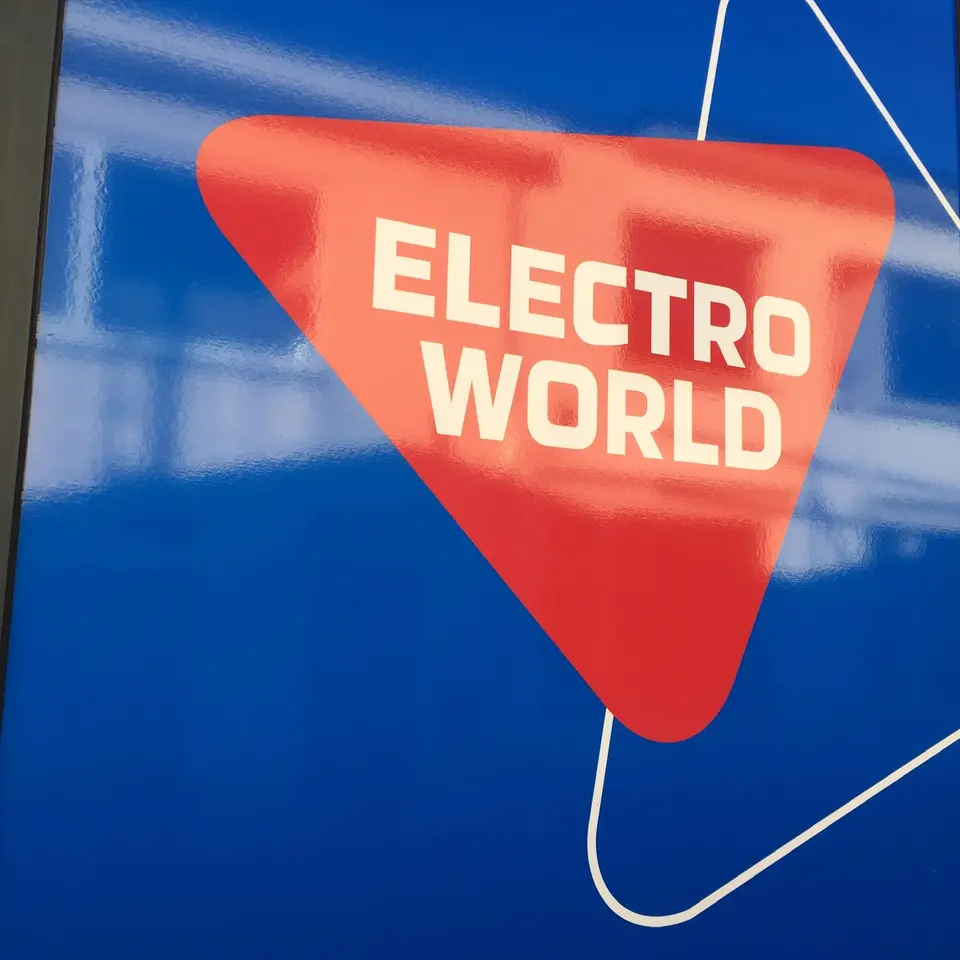 Electroworld Lamper, gevelreclame