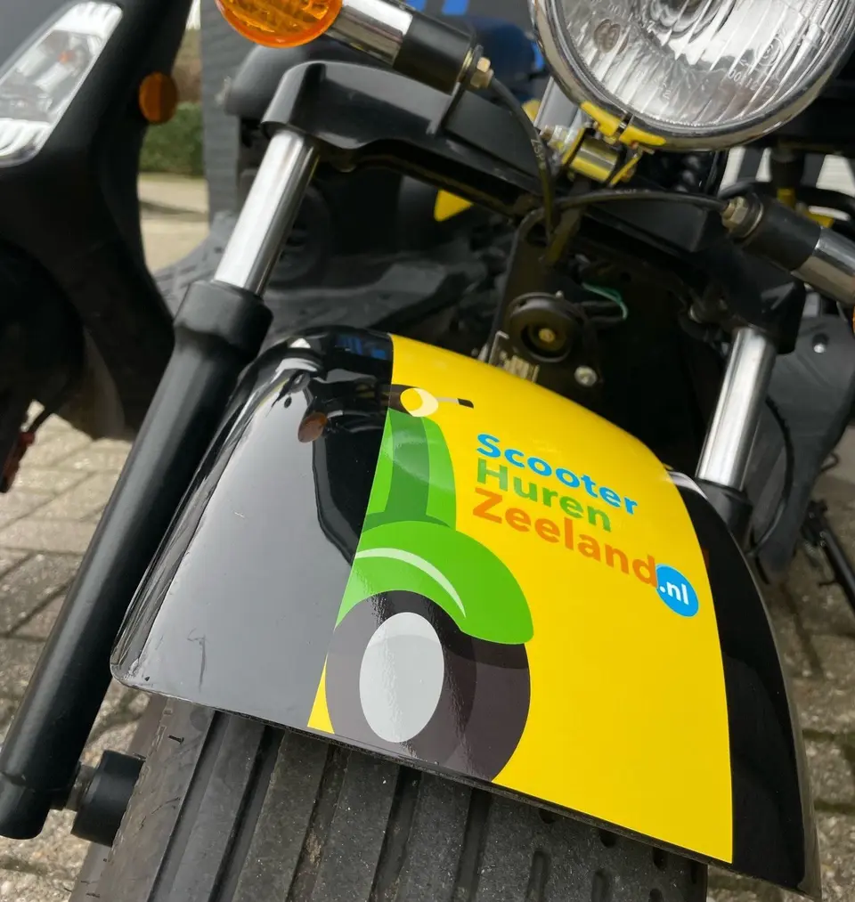 Scooter Huren Zeeland, autobelettering