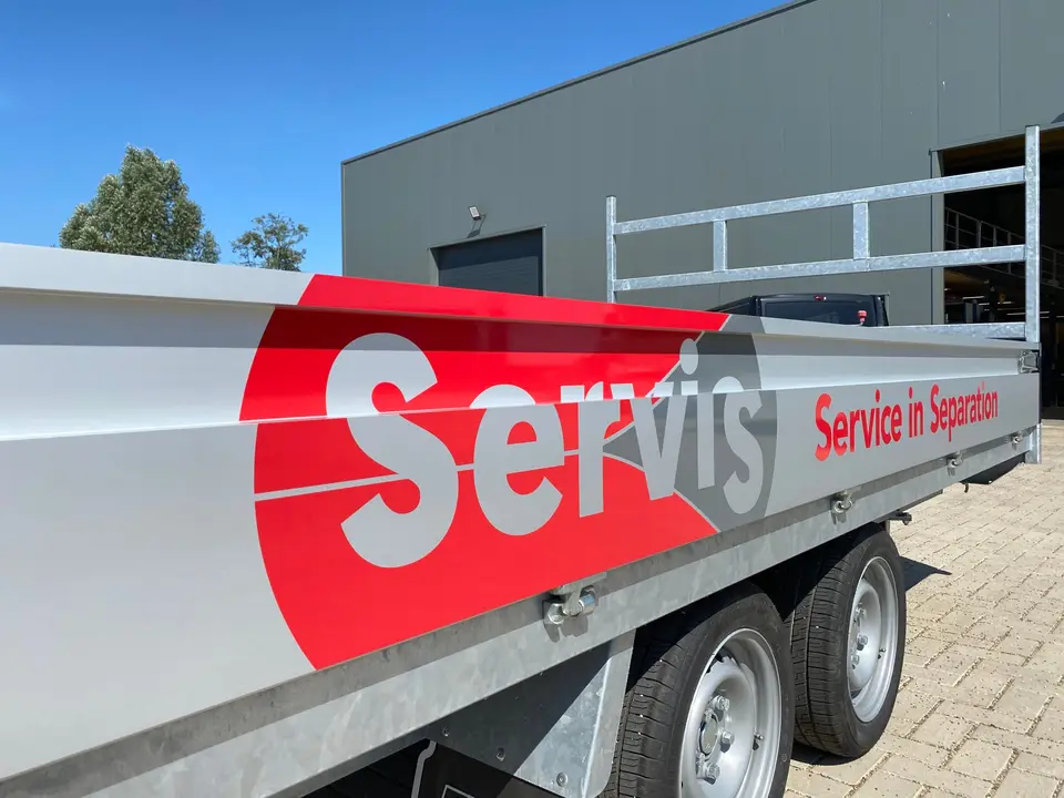 Servis, autobelettering