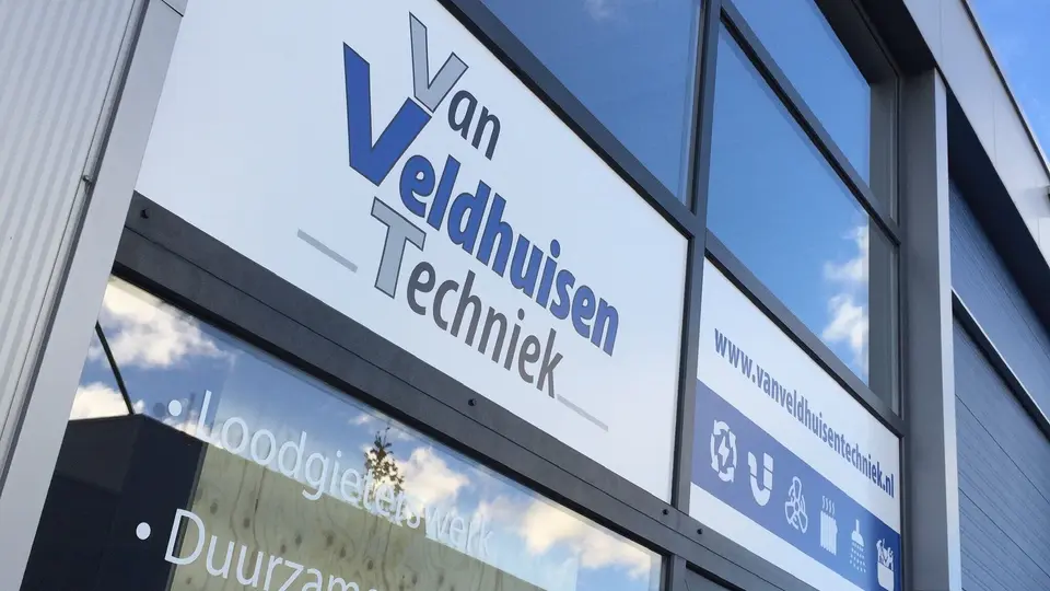 Van Veldhuisen Techniek, gevelreclame