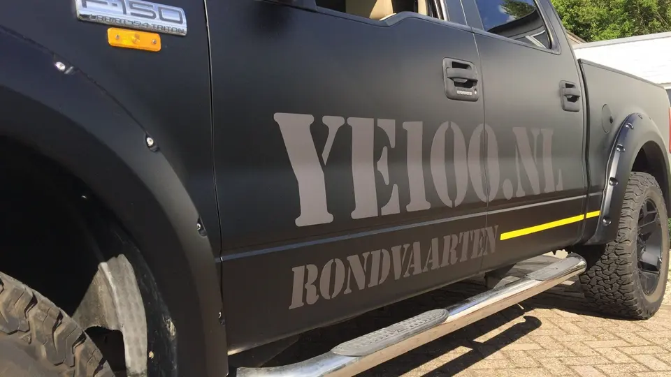 YE100, autobelettering